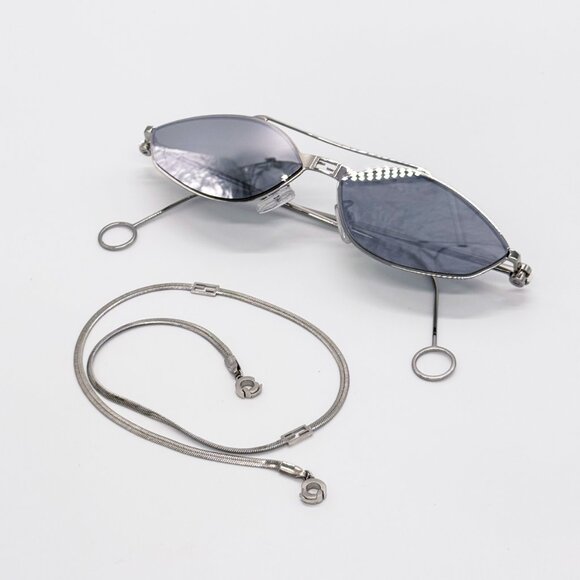 NEW FENDI FE40114U-Y 16C WOMEN SILVER CAT EYE SUNGLASSES FENDI WITH CHAIN - Picture 11 of 14